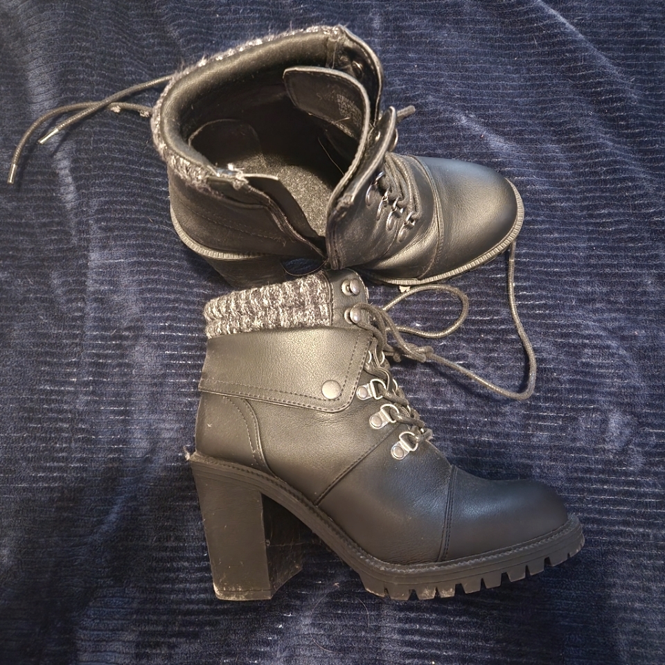 Boots Black 3 Inch Heel 7 1/2